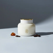 Load image into Gallery viewer, Heritage 20oz Candle Bourbon Royalty