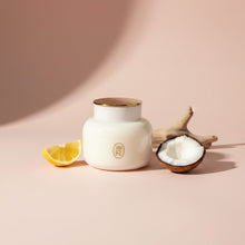 Load image into Gallery viewer, Heritage 20oz Candle Bourbon Royalty