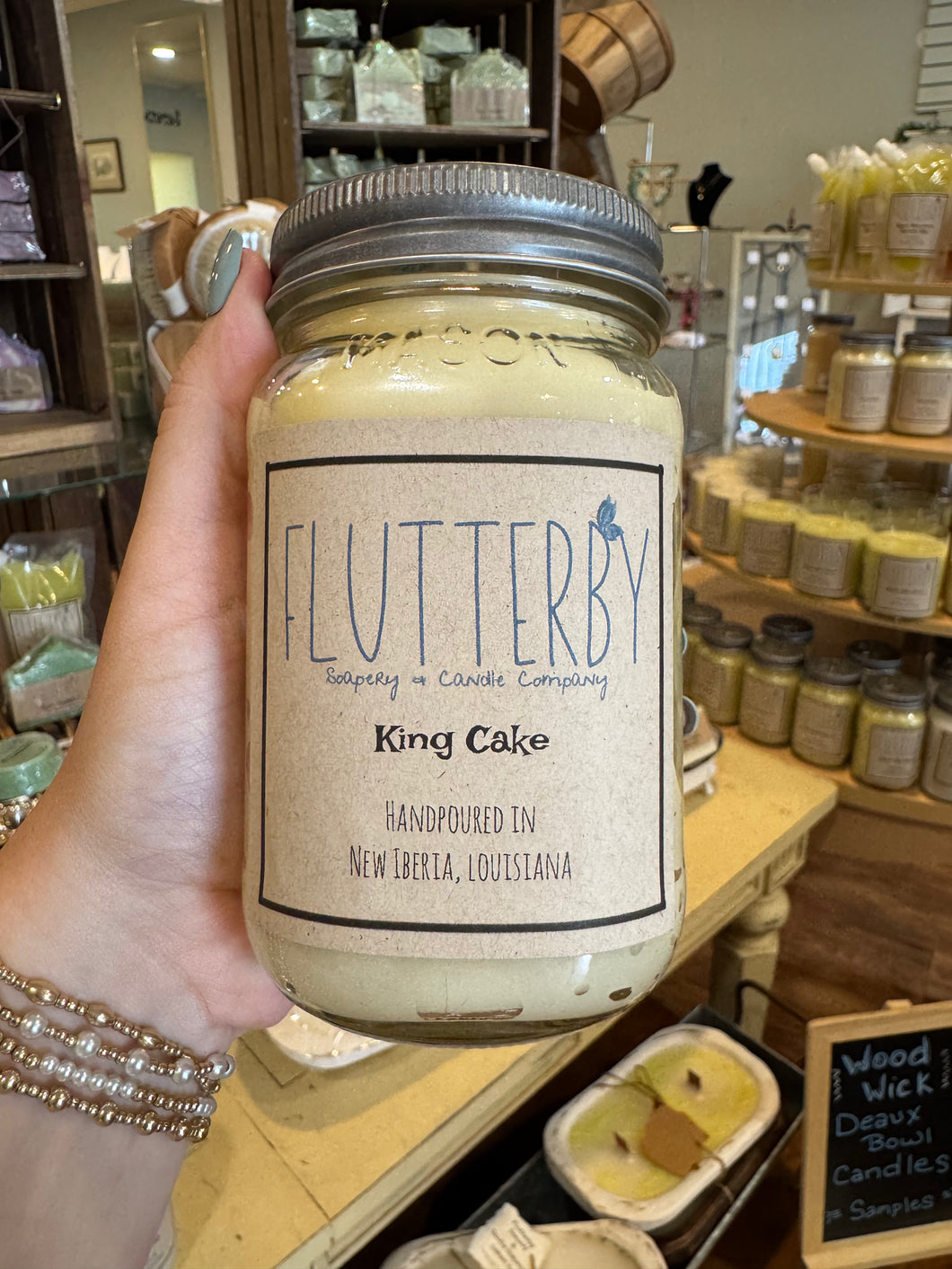 Flutterby 1 Wick Mason Jar Candle- King Cake